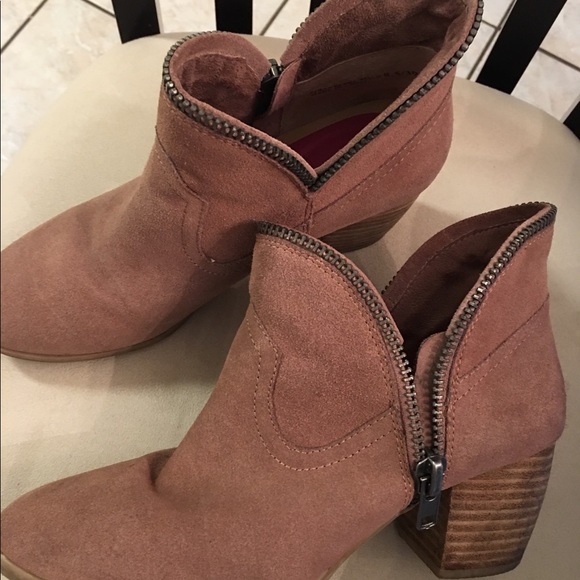 Chinese Laundry booties - Picture 4 of 7